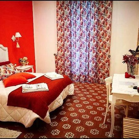 B&B Resta Cu Mme Napoli Exterior foto