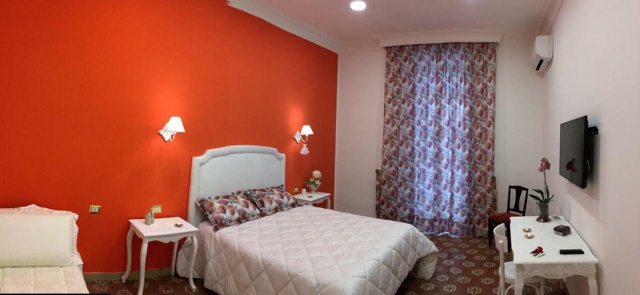 B&B Resta Cu Mme Napoli Exterior foto