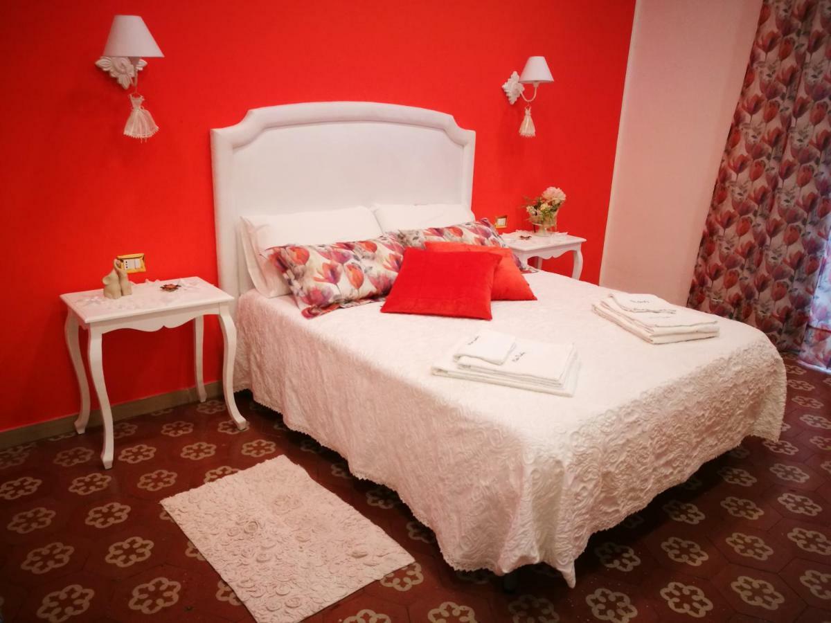B&B Resta Cu Mme Napoli Exterior foto