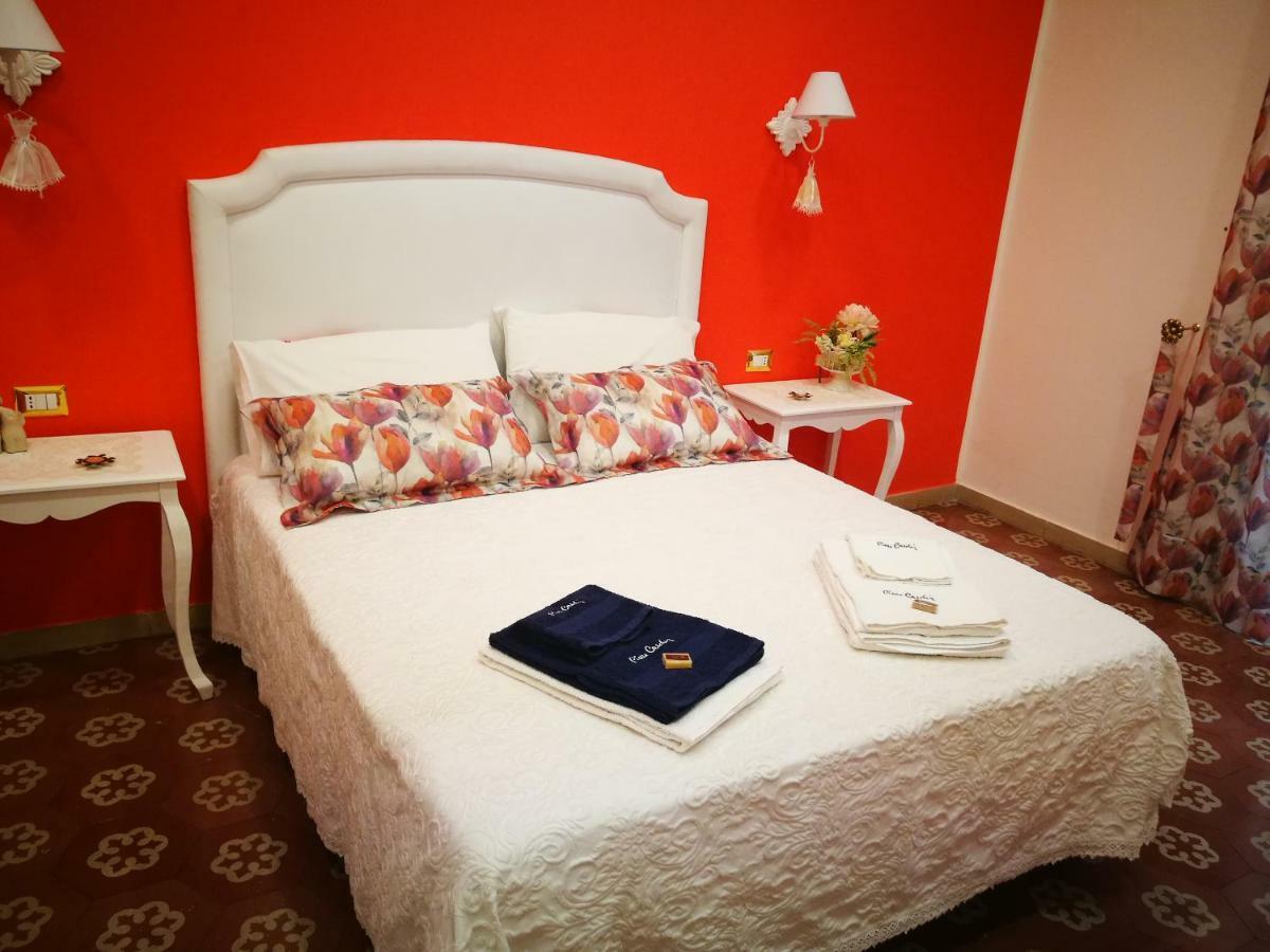 B&B Resta Cu Mme Napoli Exterior foto