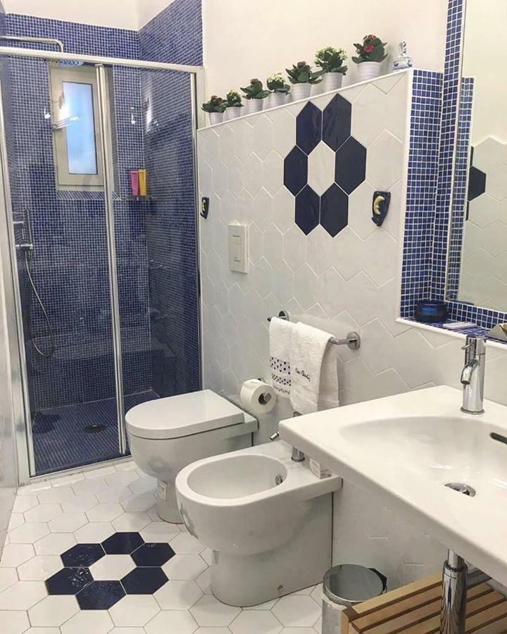 B&B Resta Cu Mme Napoli Exterior foto
