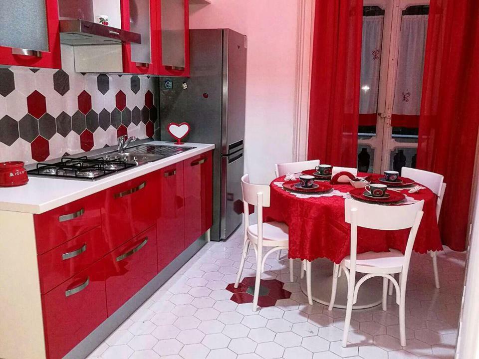 B&B Resta Cu Mme Napoli Exterior foto
