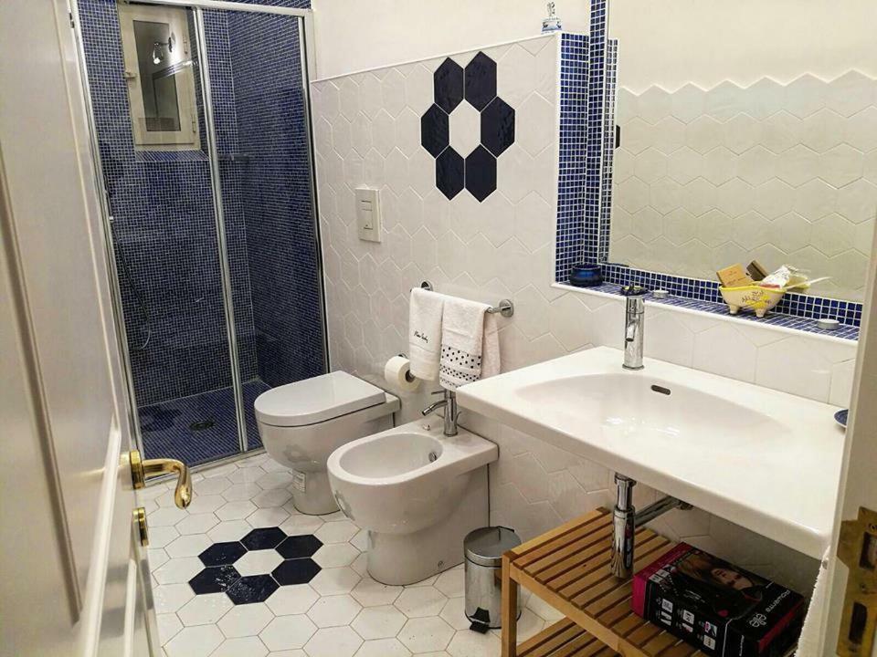 B&B Resta Cu Mme Napoli Exterior foto