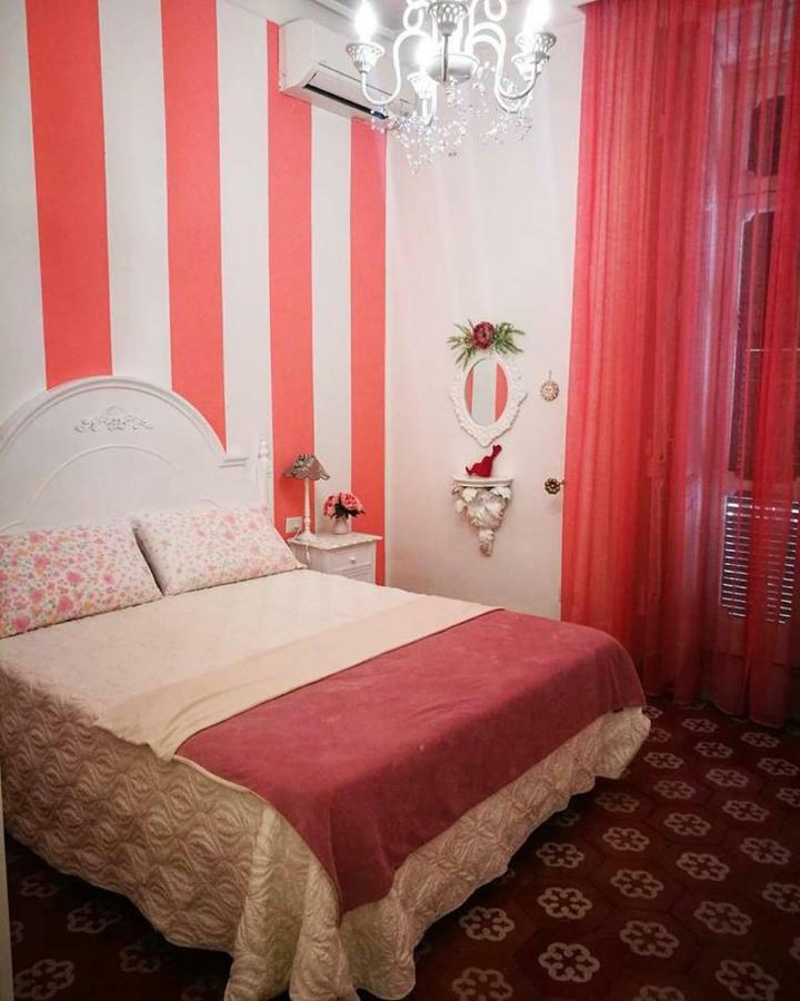 B&B Resta Cu Mme Napoli Exterior foto