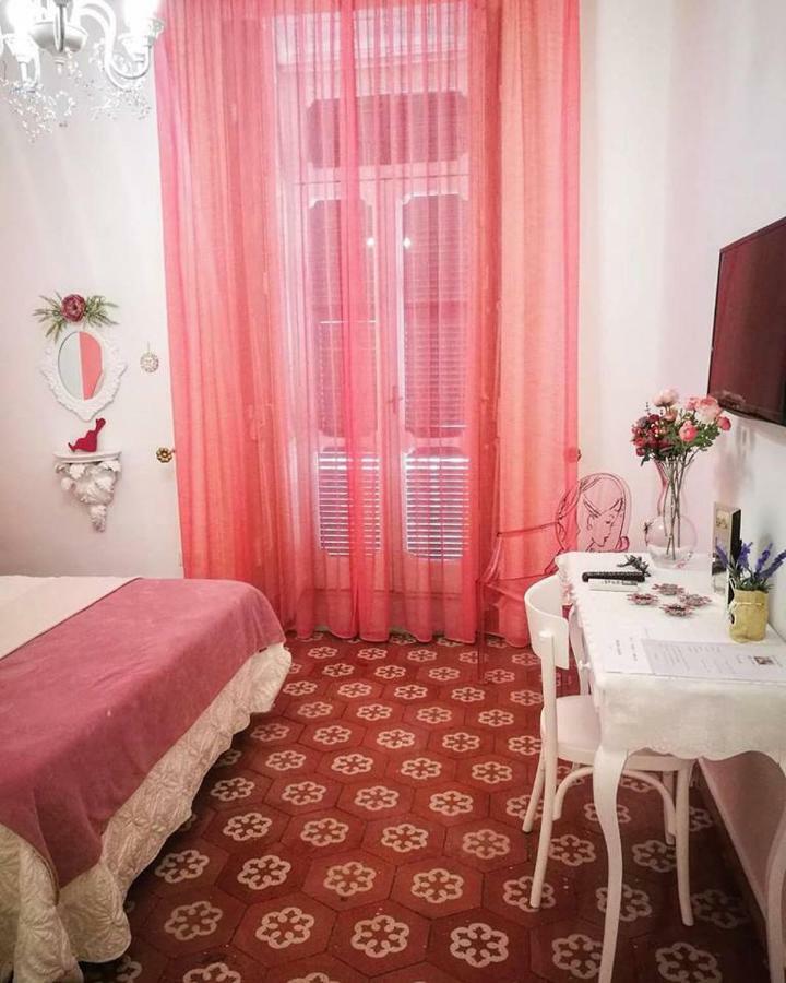 B&B Resta Cu Mme Napoli Exterior foto